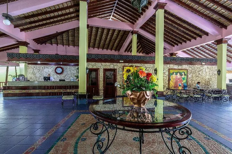 Hotel Playabachata Maggiolo